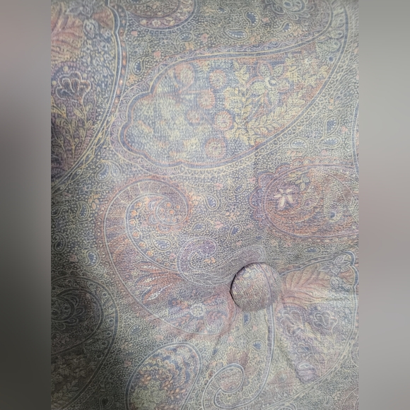 Two lavender paisley throws/sofa pillows - Picture 3 of 7